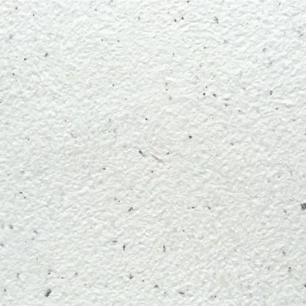 W013 Weiß mit Seidenglanz & Schwarzen Chips